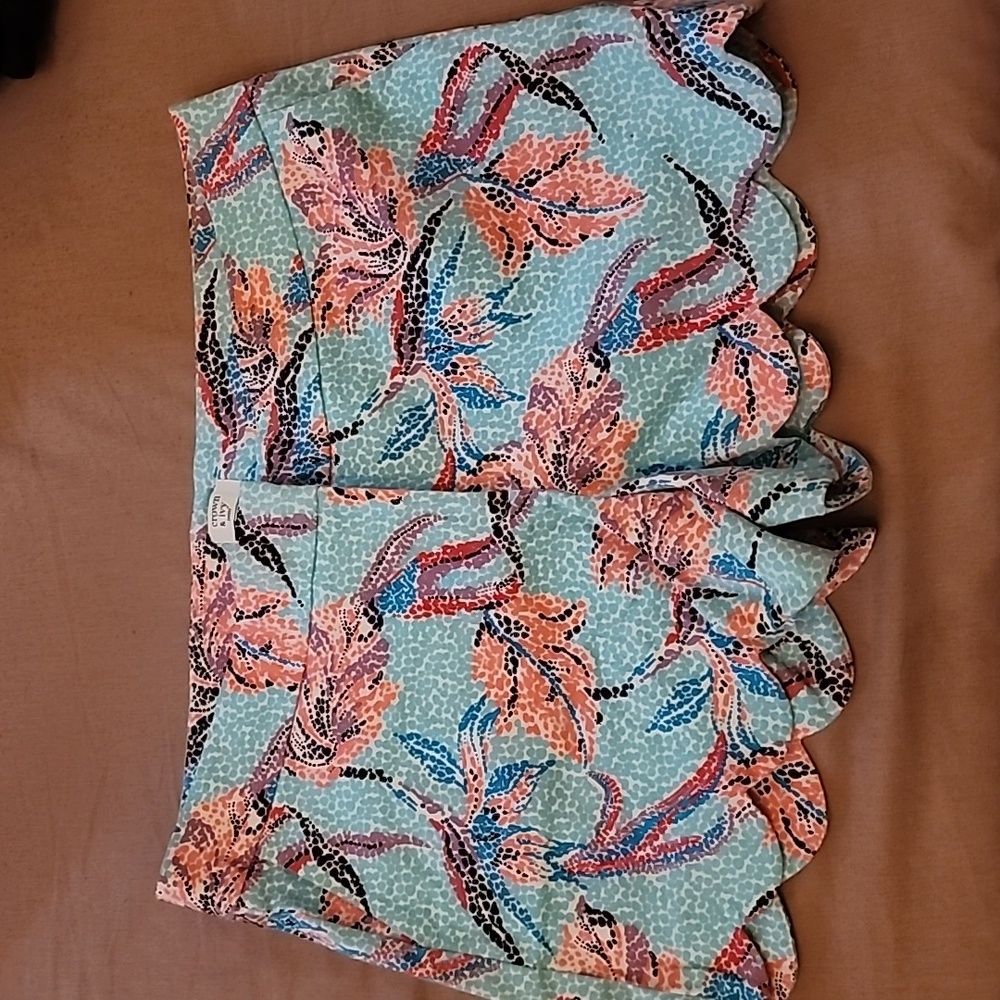 Crown & Ivy Scalloped Shorts